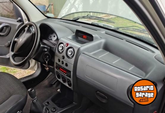 Utilitarios - Peugeot Partner 2011 Nafta 125000Km - En Venta