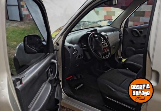 Utilitarios - Peugeot Partner 2011 Nafta 125000Km - En Venta