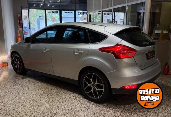 Autos - Ford FOCUS TITANIUM 2015 Nafta 133000Km - En Venta