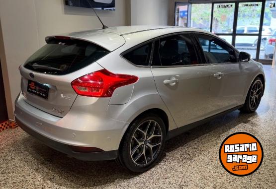 Autos - Ford FOCUS TITANIUM 2015 Nafta 133000Km - En Venta