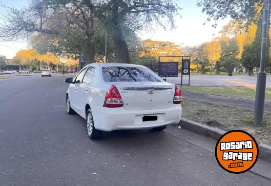 Autos - Toyota Etios  XLS 1.5 Sedan 4p 2016 Nafta 136000Km - En Venta
