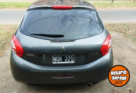 Autos - Peugeot 208 Allure 1.5 touchscree 2014 Nafta 124000Km - En Venta
