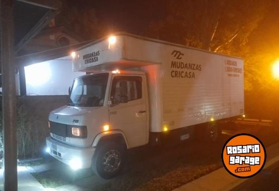Camiones y Grúas - MB 710 2006 - En Venta