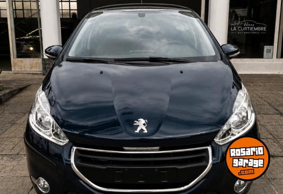 Autos - Peugeot 208 Allure Touch 2015 Nafta 110000Km - En Venta