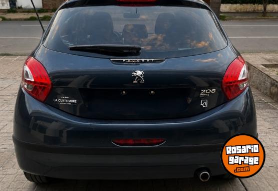 Autos - Peugeot 208 Allure Touch 2015 Nafta 110000Km - En Venta