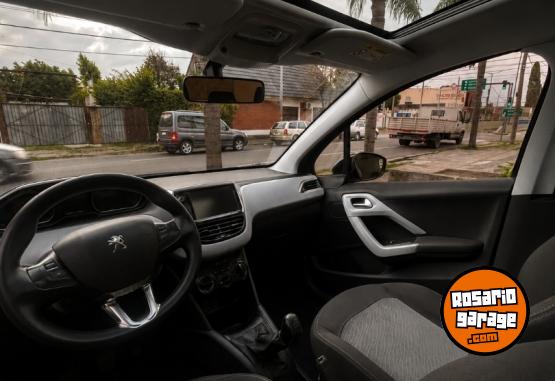 Autos - Peugeot 208 Allure Touch 2015 Nafta 110000Km - En Venta