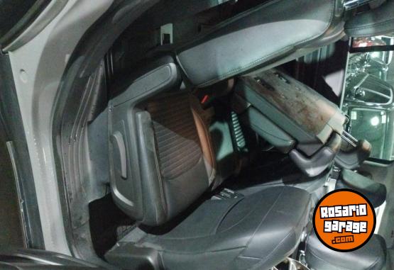 Camionetas - Jeep Commander td 2022 Diesel 80000Km - En Venta