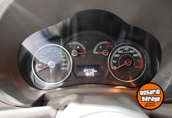 Autos - Fiat Palio 1.6 Essence 2015 GNC 124700Km - En Venta
