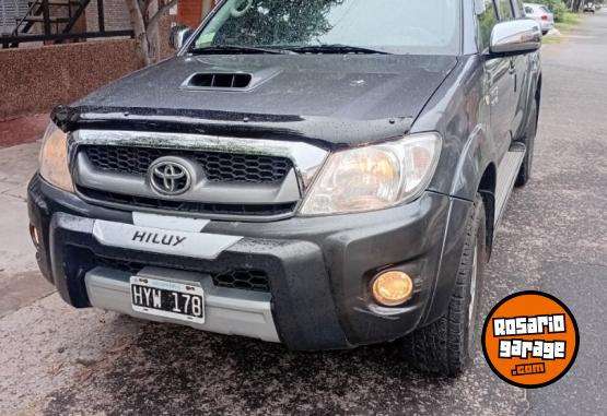 Camionetas - Toyota Hilux srv 2009 Diesel 173000Km - En Venta