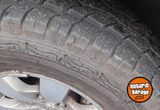 Camionetas - Toyota Hilux srv 2009 Diesel 173000Km - En Venta