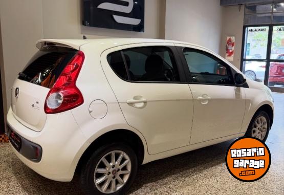 Autos - Fiat PALIO ATTRACTIVE 2017 Nafta 86000Km - En Venta
