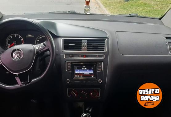 Autos - Volkswagen Suran 2016 Nafta 250000Km - En Venta