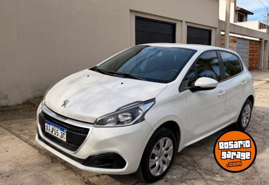 Autos - Peugeot 208 2016 Nafta 152000Km - En Venta