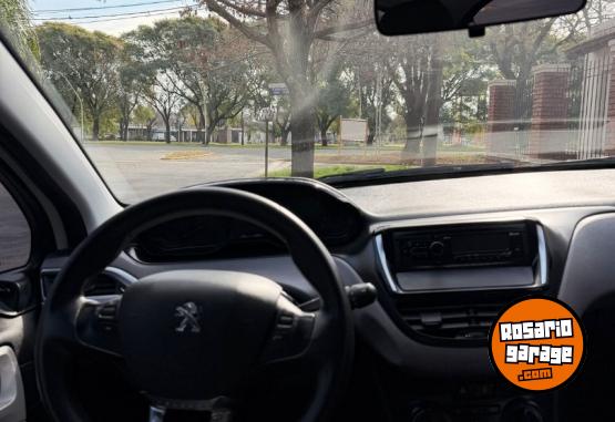Autos - Peugeot 208 2016 Nafta 152000Km - En Venta