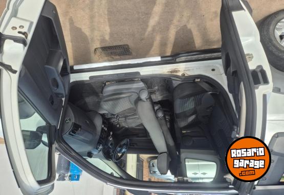 Camionetas - Fiat strada adventure 2016 Nafta 98500Km - En Venta