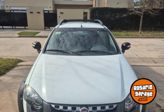 Camionetas - Fiat strada adventure 2016 Nafta 98500Km - En Venta