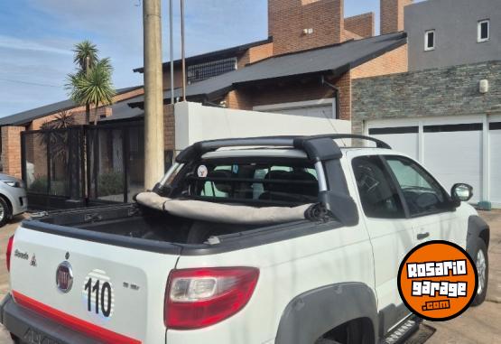 Camionetas - Fiat strada adventure 2016 Nafta 98500Km - En Venta
