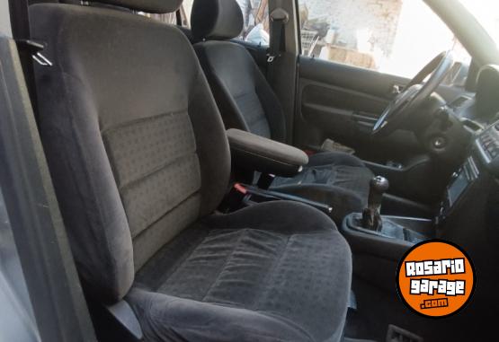Autos - Volkswagen Bora 2004 Diesel 202000Km - En Venta