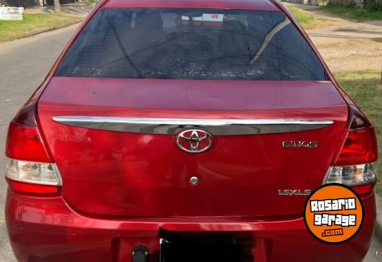 Autos - Toyota Etios xls 2014 Nafta 140000Km - En Venta