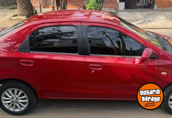 Autos - Toyota Etios xls 2014 Nafta 140000Km - En Venta