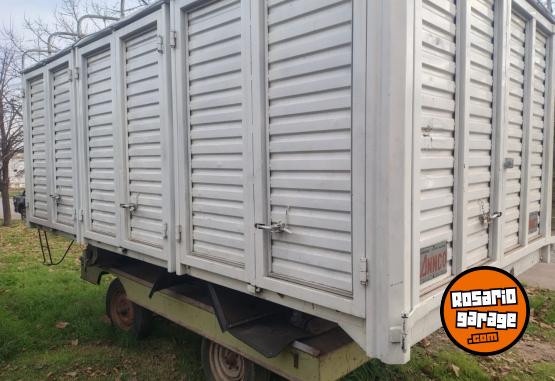 Camiones y Gr�as - Carrocer�a usada en optimas condiciones. Largo:4,79m Ancho:2,40 - En Venta