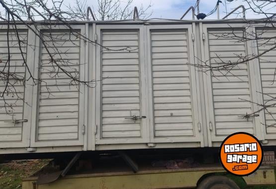 Camiones y Gr�as - Carrocer�a usada en optimas condiciones. Largo:4,79m Ancho:2,40 - En Venta