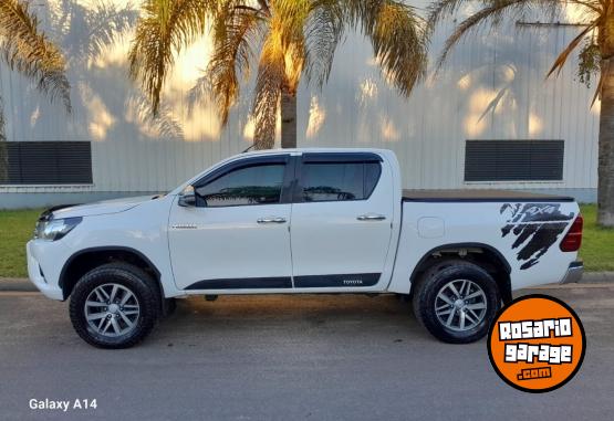 Camionetas - Toyota hilux 2017 Diesel 210000Km - En Venta