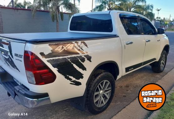 Camionetas - Toyota hilux 2017 Diesel 210000Km - En Venta