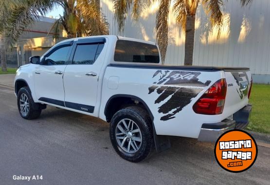 Camionetas - Toyota hilux 2017 Diesel 210000Km - En Venta