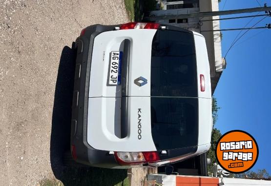 Utilitarios - Renault Kangoo 2024 Nafta 59000Km - En Venta