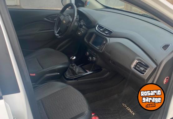Autos - Chevrolet Onix LTZ 2017 Nafta 75000Km - En Venta