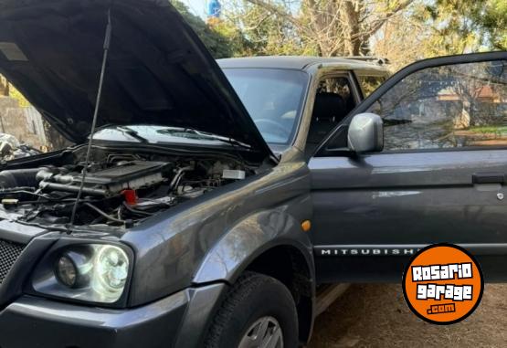 Camionetas - Mitsubishi L200 2005 Diesel 242000Km - En Venta