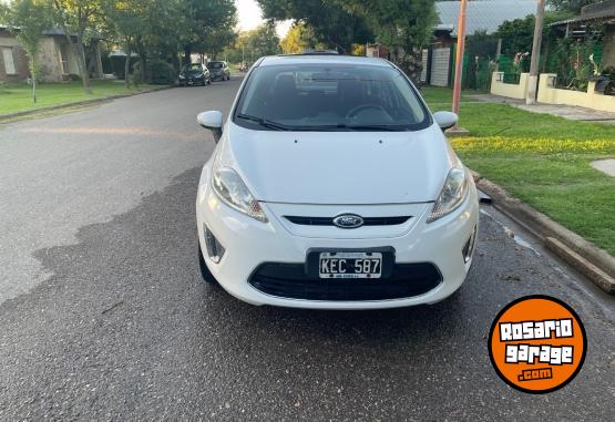 Autos - Ford Fiesta Kinetic Titanium 2011 Nafta 156800Km - En Venta