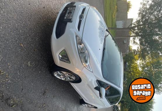 Autos - Ford Fiesta Kinetic Titanium 2011 Nafta 156800Km - En Venta