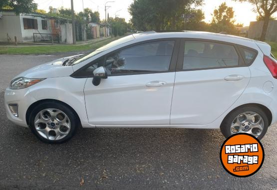 Autos - Ford Fiesta Kinetic Titanium 2011 Nafta 156800Km - En Venta