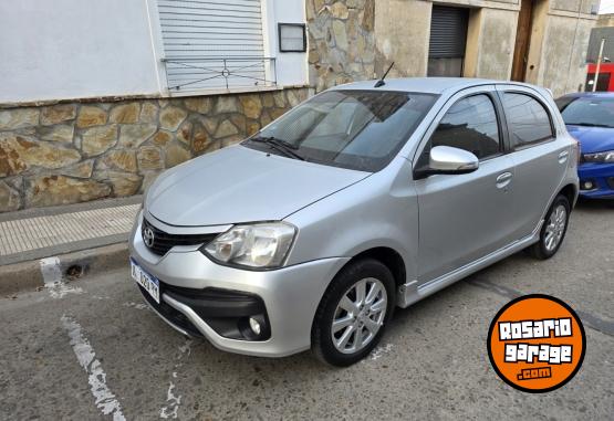 Autos - Toyota Etios 2017 Nafta 103000Km - En Venta