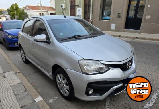 Autos - Toyota Etios 2017 Nafta 103000Km - En Venta