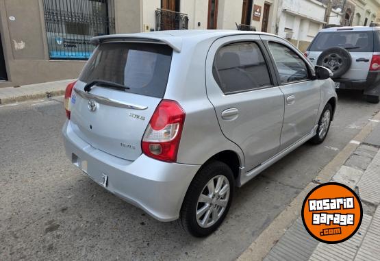 Autos - Toyota Etios 2017 Nafta 103000Km - En Venta