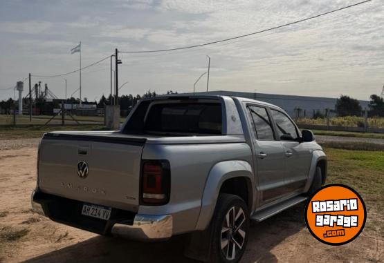 Camionetas - Volkswagen AMAROK V6 EXTREME 4X4 AT 2025 Diesel 39000Km - En Venta