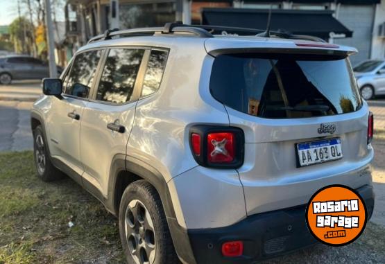 Camionetas - Jeep RENEGADE 2016 Nafta 150000Km - En Venta