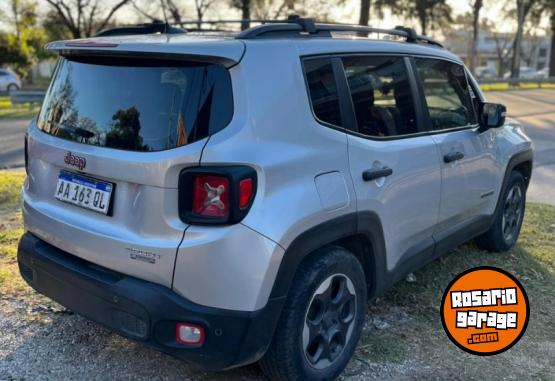 Camionetas - Jeep RENEGADE 2016 Nafta 150000Km - En Venta