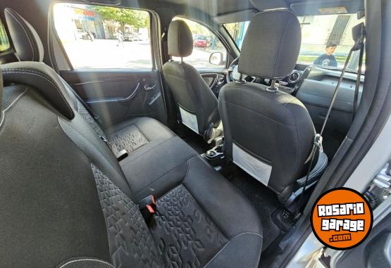Camionetas - Renault OROCH OUTSIDER 2.0 NAV 2018 GNC 115000Km - En Venta
