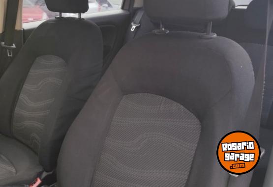 Autos - Fiat Punto ELX 2010 Nafta 135000Km - En Venta