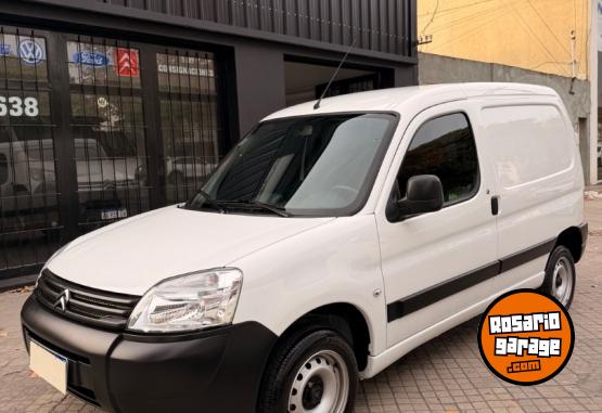 Utilitarios - Citroen berlingo 2024 GNC 52000Km - En Venta