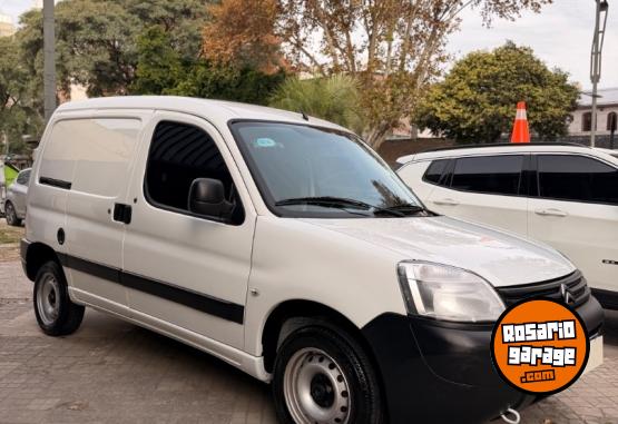 Utilitarios - Citroen berlingo 2024 GNC 52000Km - En Venta