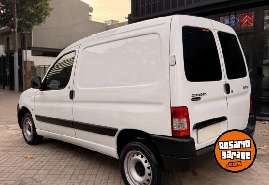 Utilitarios - Citroen berlingo 2024 GNC 52000Km - En Venta
