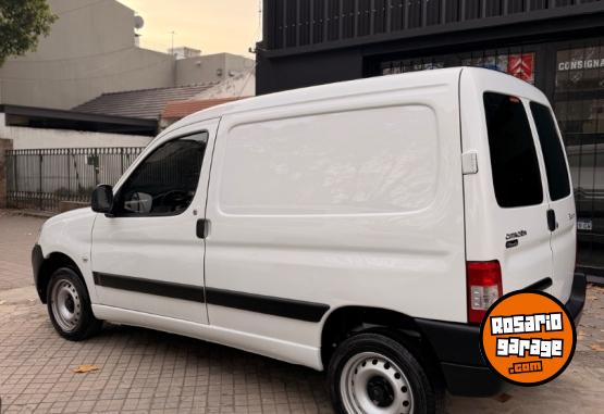 Utilitarios - Citroen berlingo 2024 GNC 52000Km - En Venta