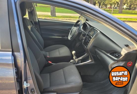 Autos - Toyota YARIS XLS 2022 Nafta 34000Km - En Venta