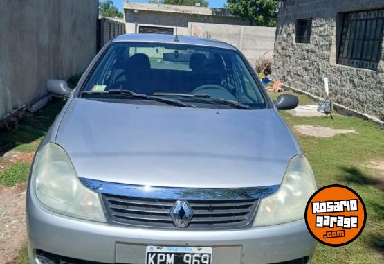 Autos - Renault Simbol 2011 Nafta 102000Km - En Venta
