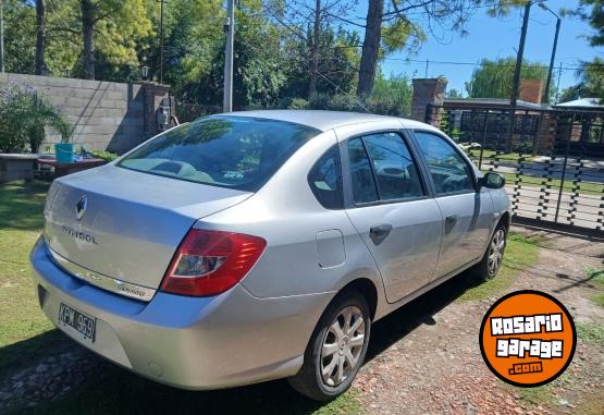 Autos - Renault Simbol 2011 Nafta 102000Km - En Venta